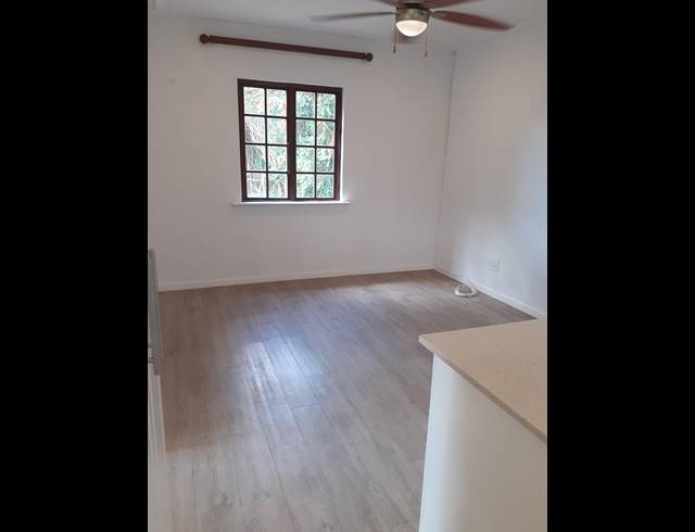 1 BEDROOM FLAT TO LET IN HILLCREST CENTRAL